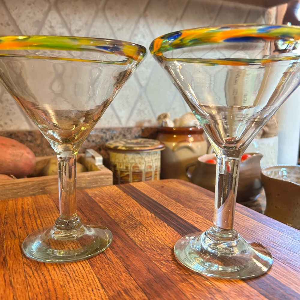 Vibrant Yellow and Blue Parrot Design Drinkware